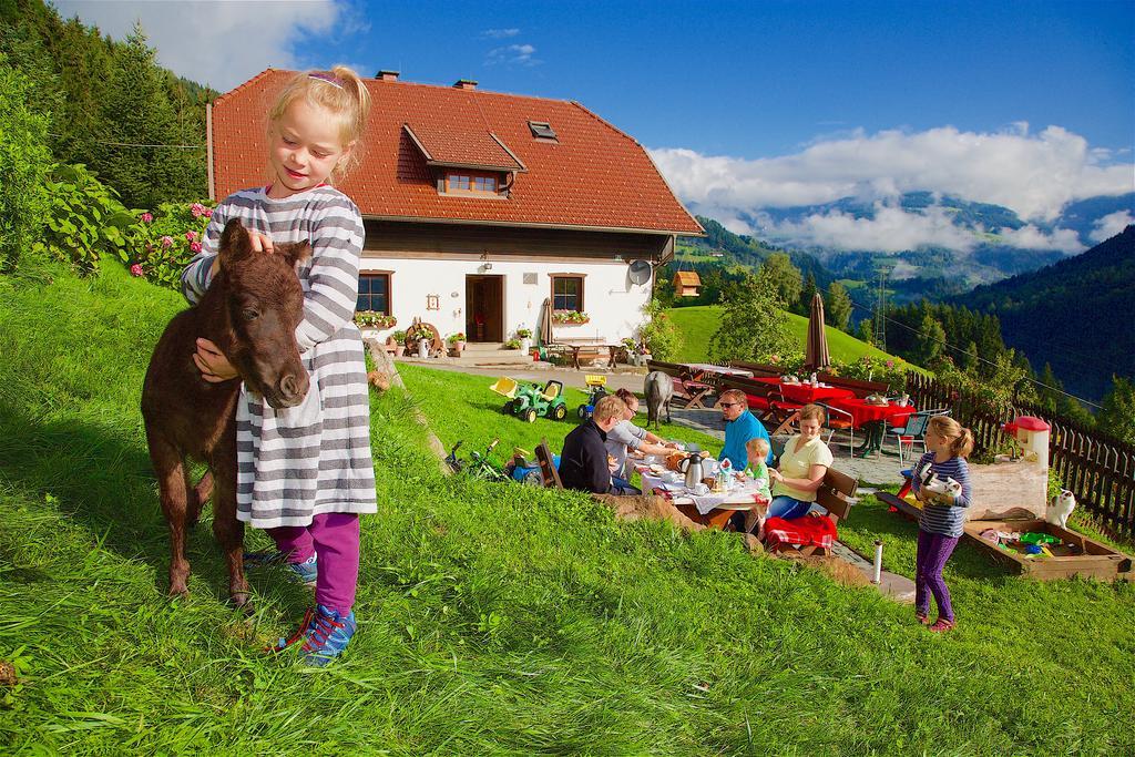 Gaestehaus Berger - Priglhof Трефен Екстериор снимка